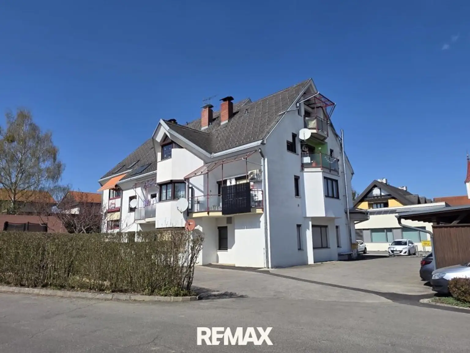 Mehrfamilienwohnhaus