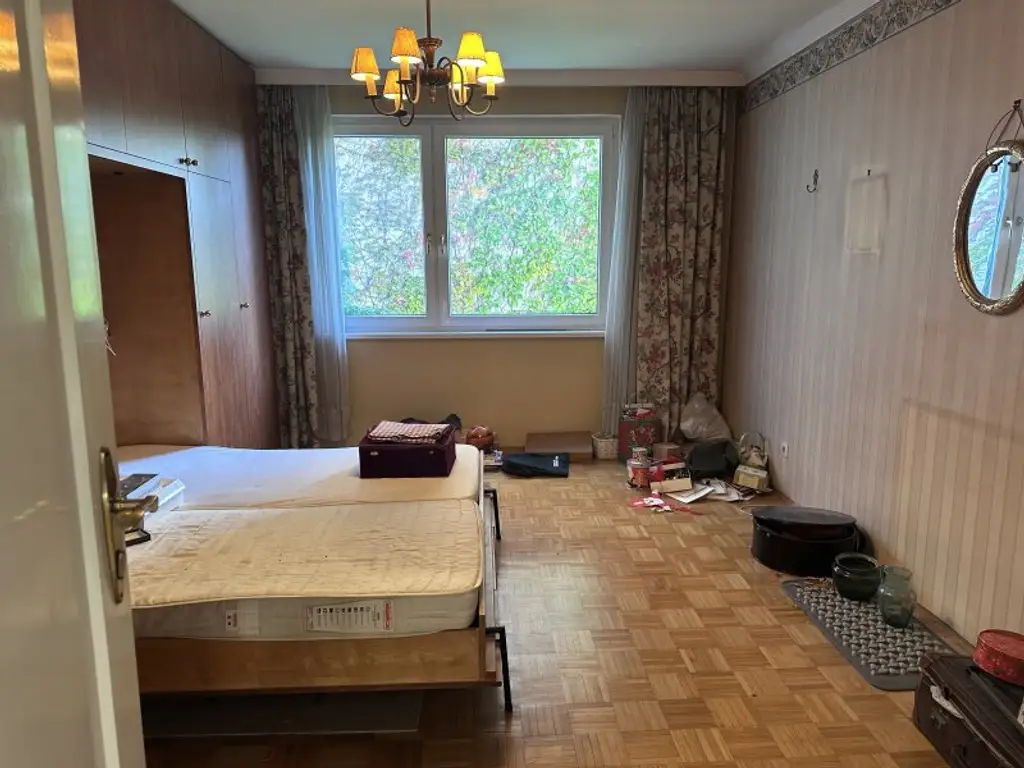 Traumhafte Familienwohnung mit Sanierungspotenzial in TOPLAGE