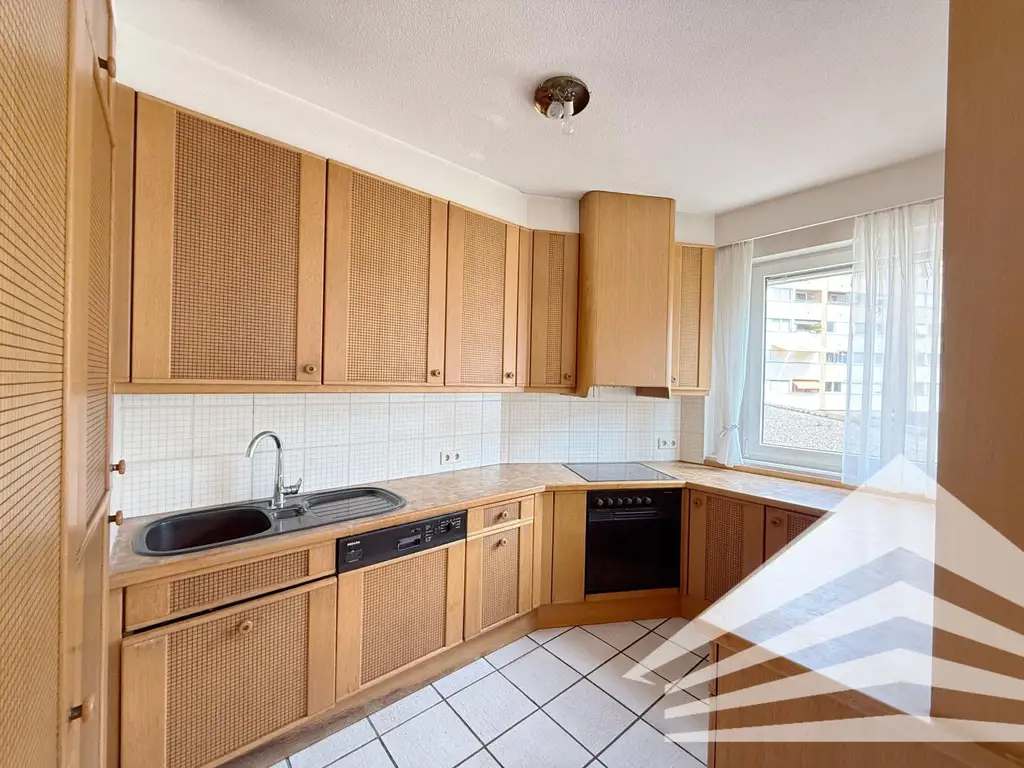 Sanierungsbedürftige 4,5 Zimmerwohnung mit 118 m² in Dornach - TG inklusive!
