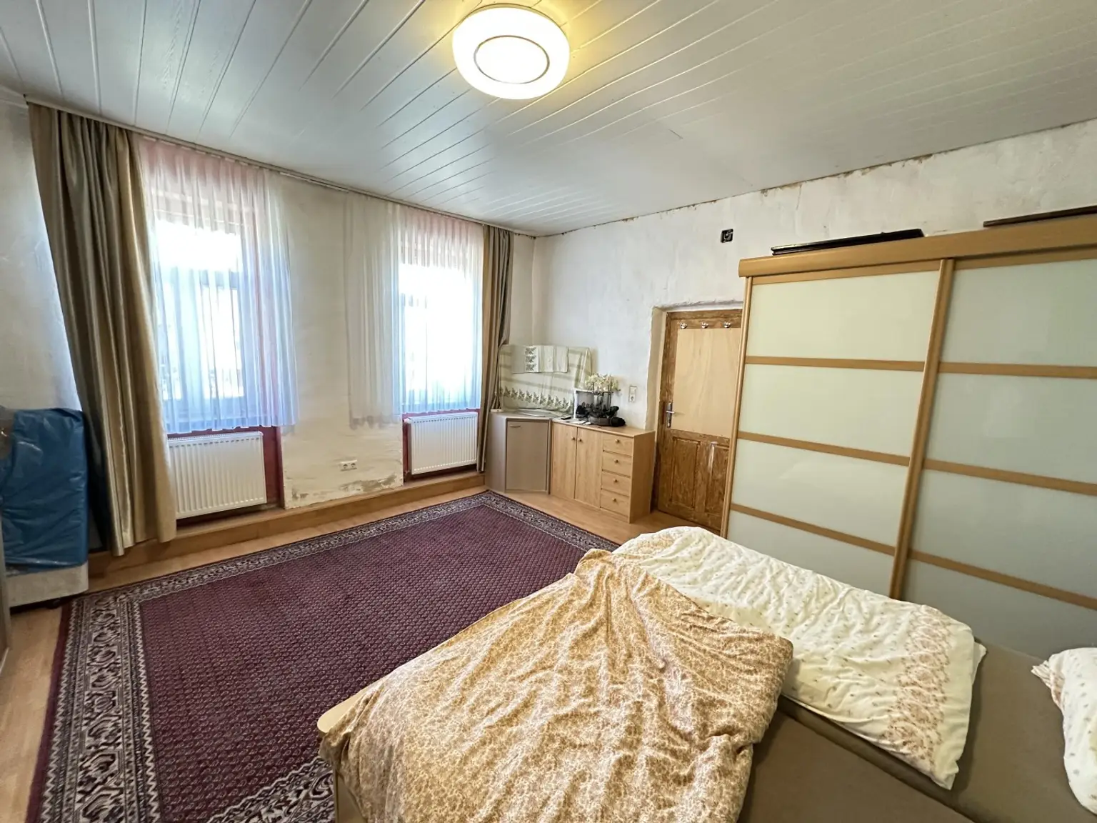 "Einfamilienhaus mit großem Grundstück in Schrattenberg"