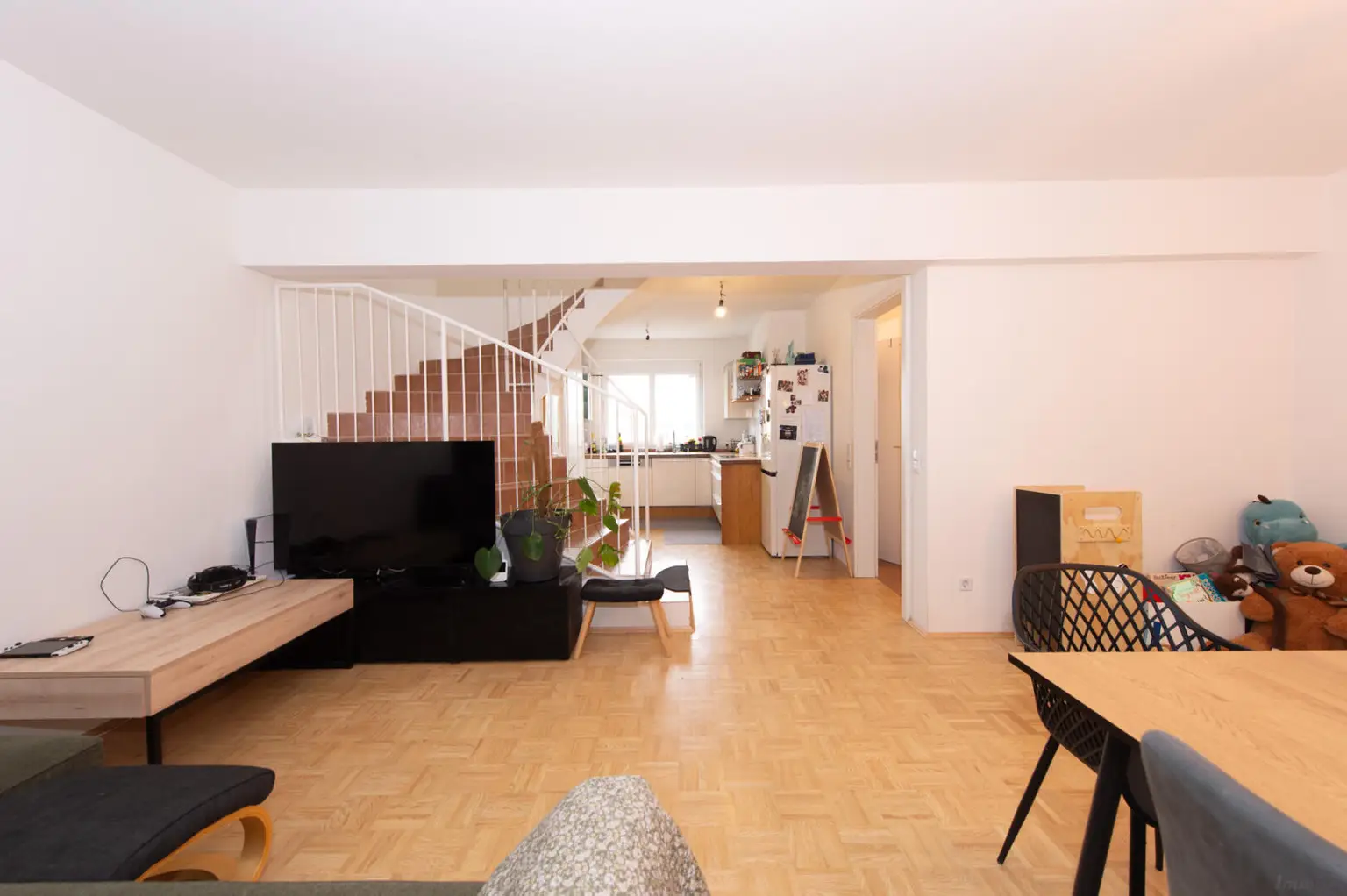 Reihenhaus mit Garten, Terrasse und durchdachtem Grundriss – stilvoll wohnen am Stadtrand von Graz