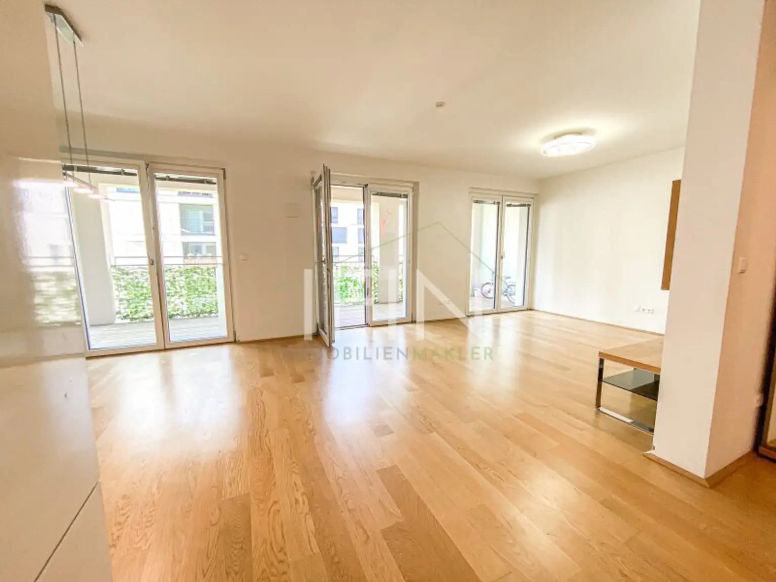 Helle Wohnung mit großer Freifläche und Parkblick im 2. Bezirk!