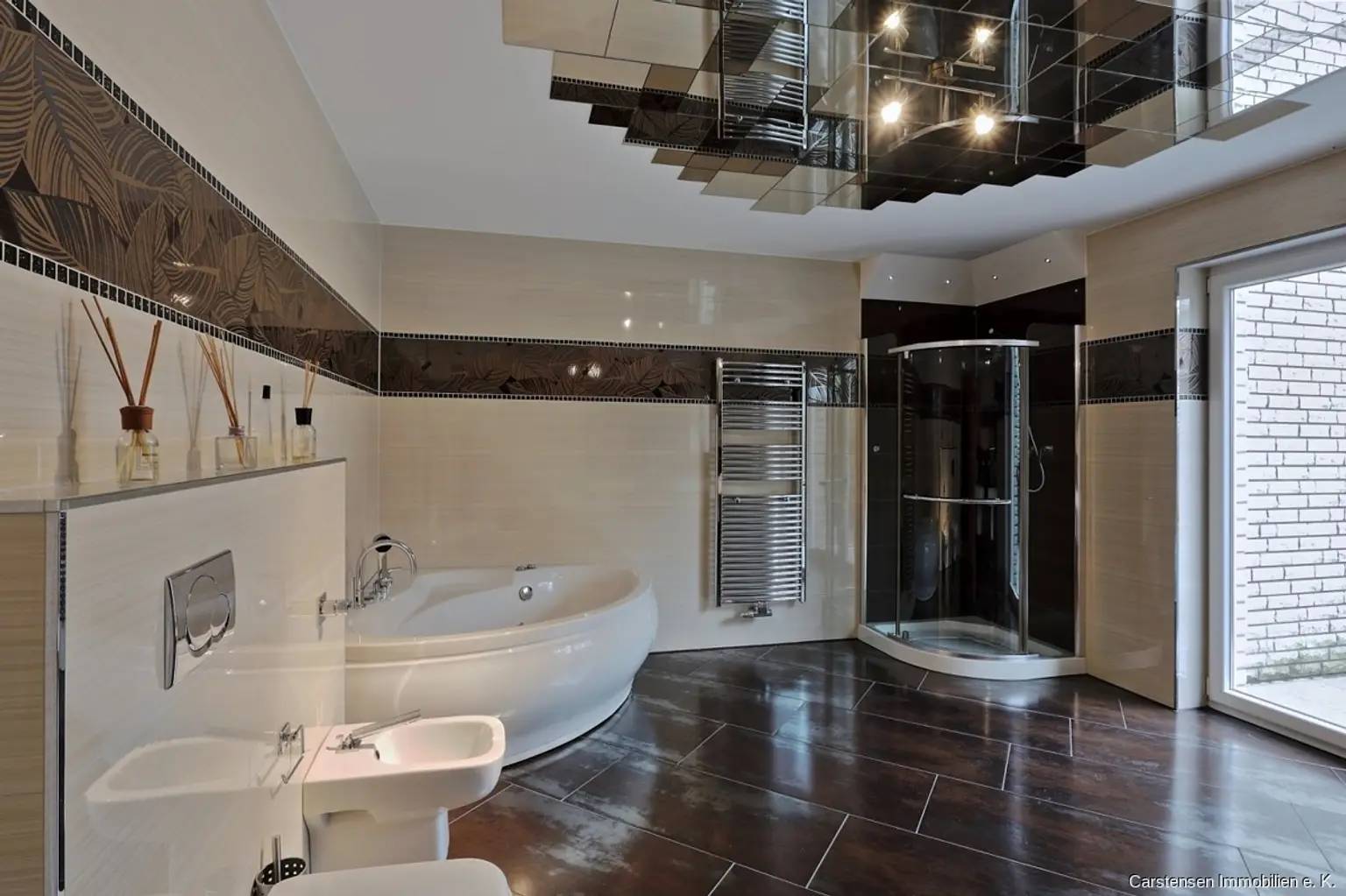Badezimmer UG Bild 1