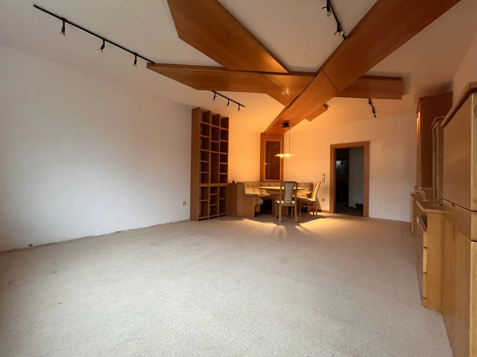 Repräsentatives Wohnen mit Loggia & Parkgaragen-Option