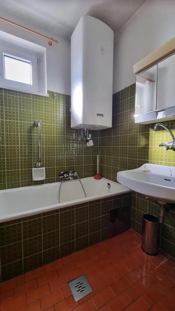 Badezimmer mit Badewanne