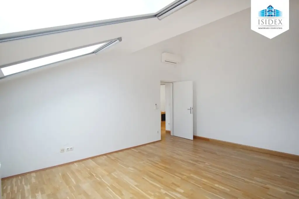 **NEU** Top ausgestattete 3-Zimmer DG-Maisonetten-Wohnung mit großzügiger TERRASSE und SAUNA! Perfekte Lage!!