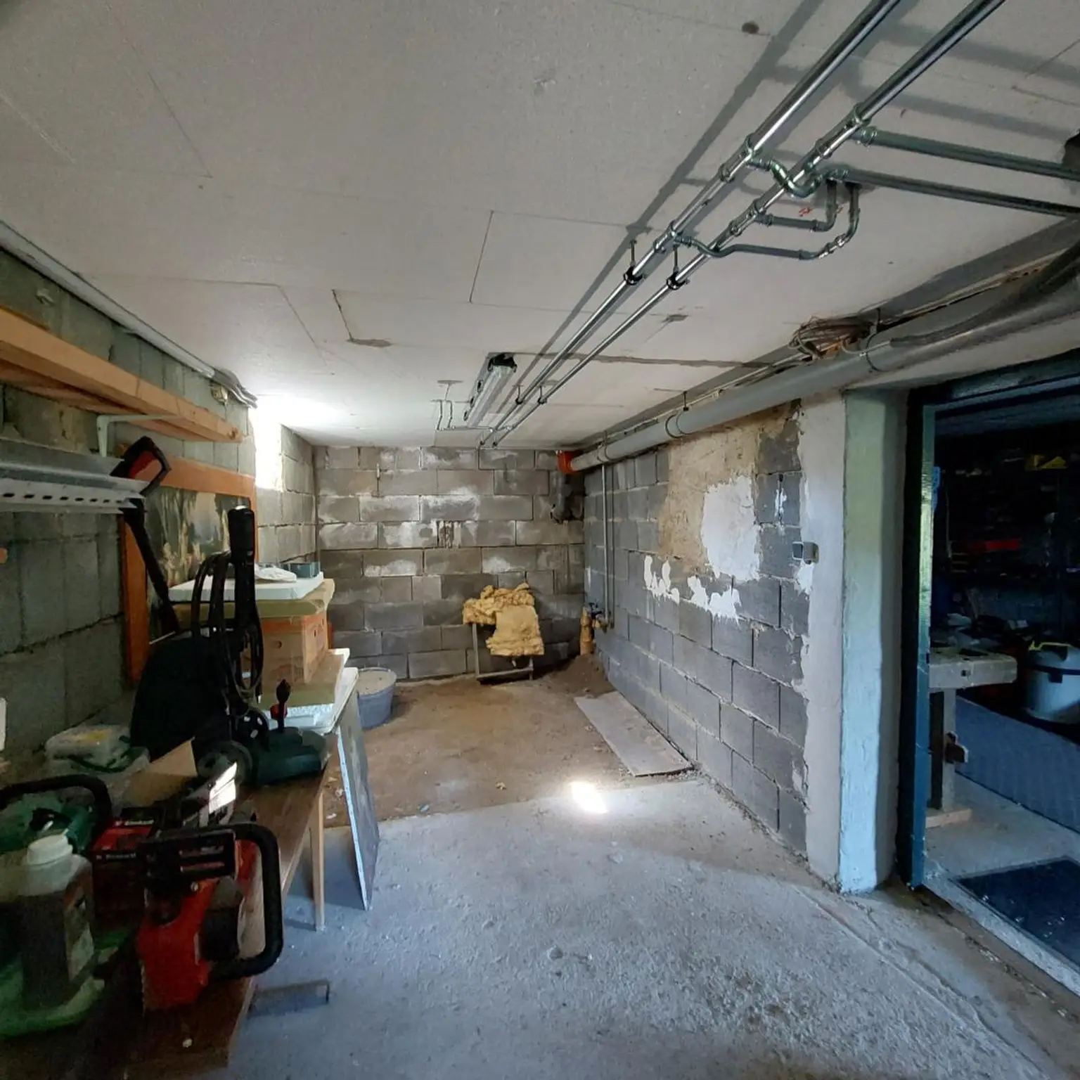 Haus mit zwei getrennten Wohneinheiten in ruhiger Lage
