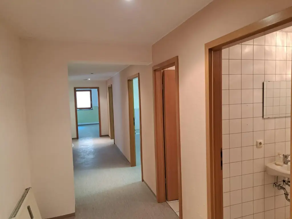 Souterrainwohnung in gepflegter Wohnanlage