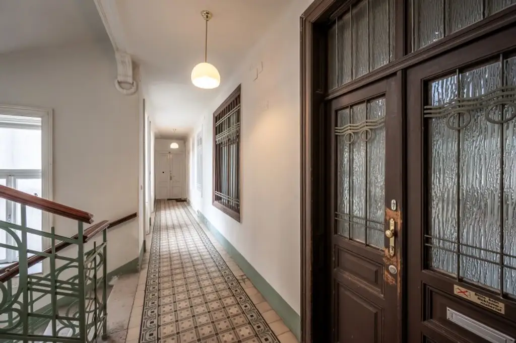 ++RG71++ Altbaujuwel zum Sanieren – 2,5-Zimmer Wohnung mit guter Raumaufteilung