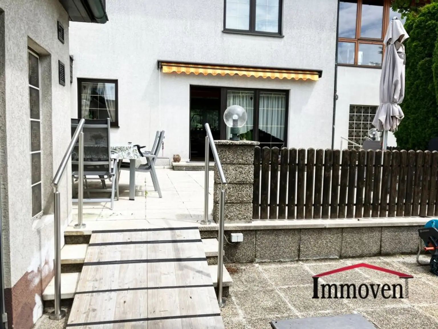 KOFFER PACKEN UND EINZIEHEN - großes Ein- bzw. Zweifamilienhaus mit Garage in St. Pölten (Wagram)