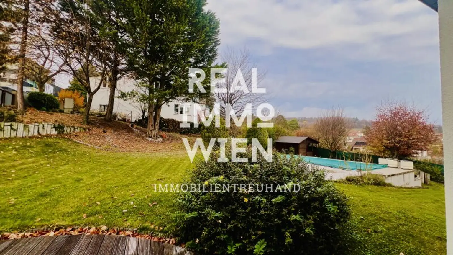 Moderne Villa mit Traumblick am Rande der Stadt..