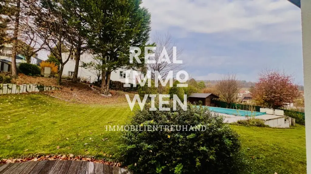 Moderne Villa mit Traumblick am Rande der Stadt..