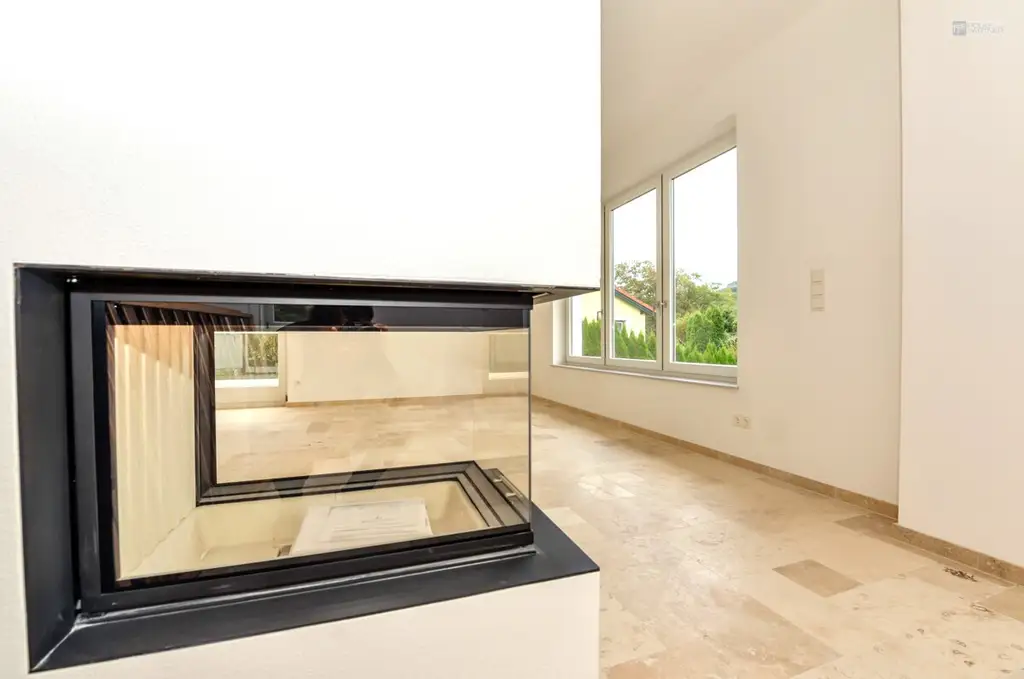 GROßZÜGIGE VILLA IN PURKERSDORF MIT 426 M², SAUNA, POOL, WINTERGARTEN & BESTER ANBINDUNG NACH WIEN