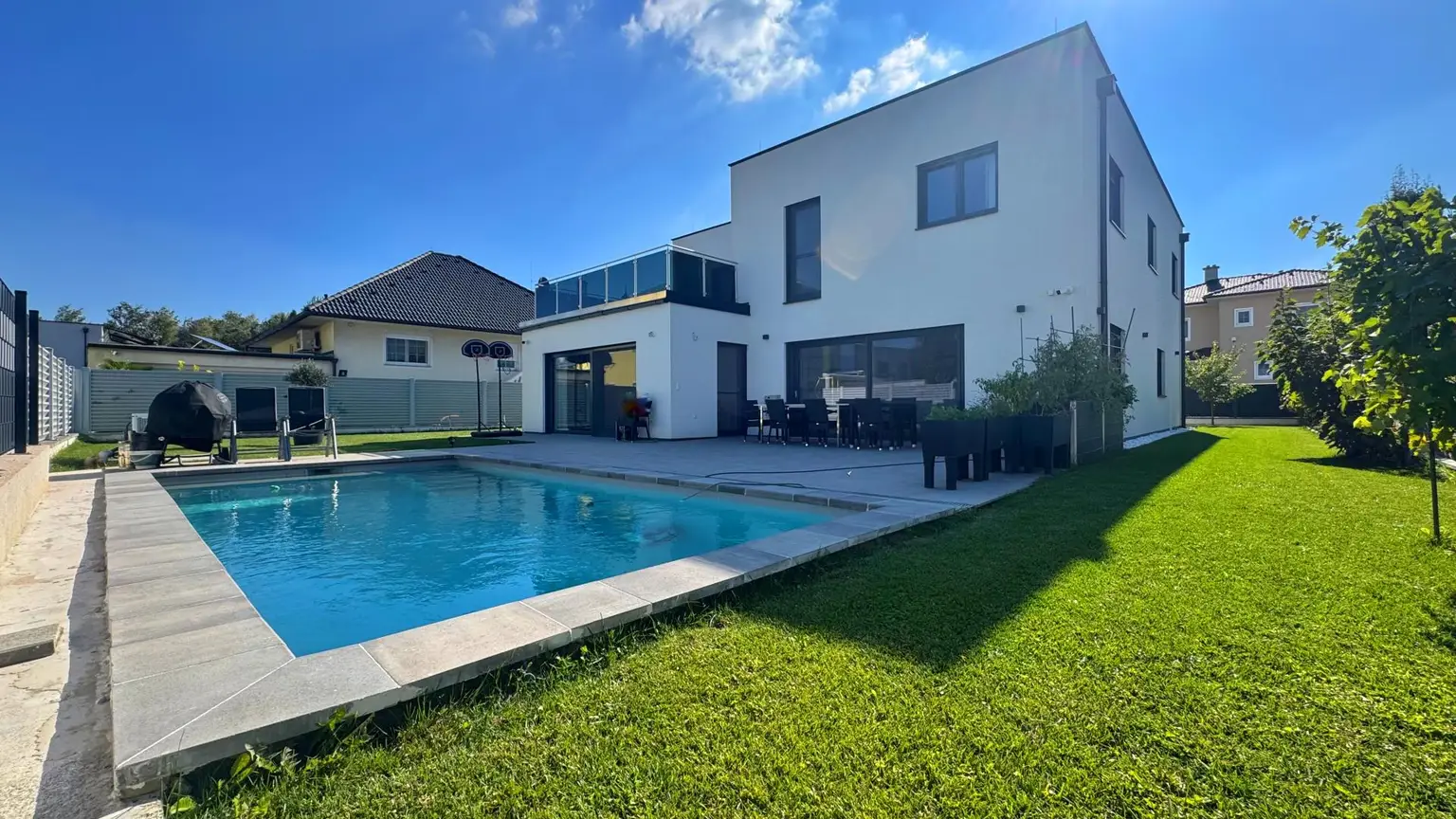 REPRÄSENTATIVE TRAUMVILLA IN BESTLAGE VON HIMBERG NÄHE WIEN & U1