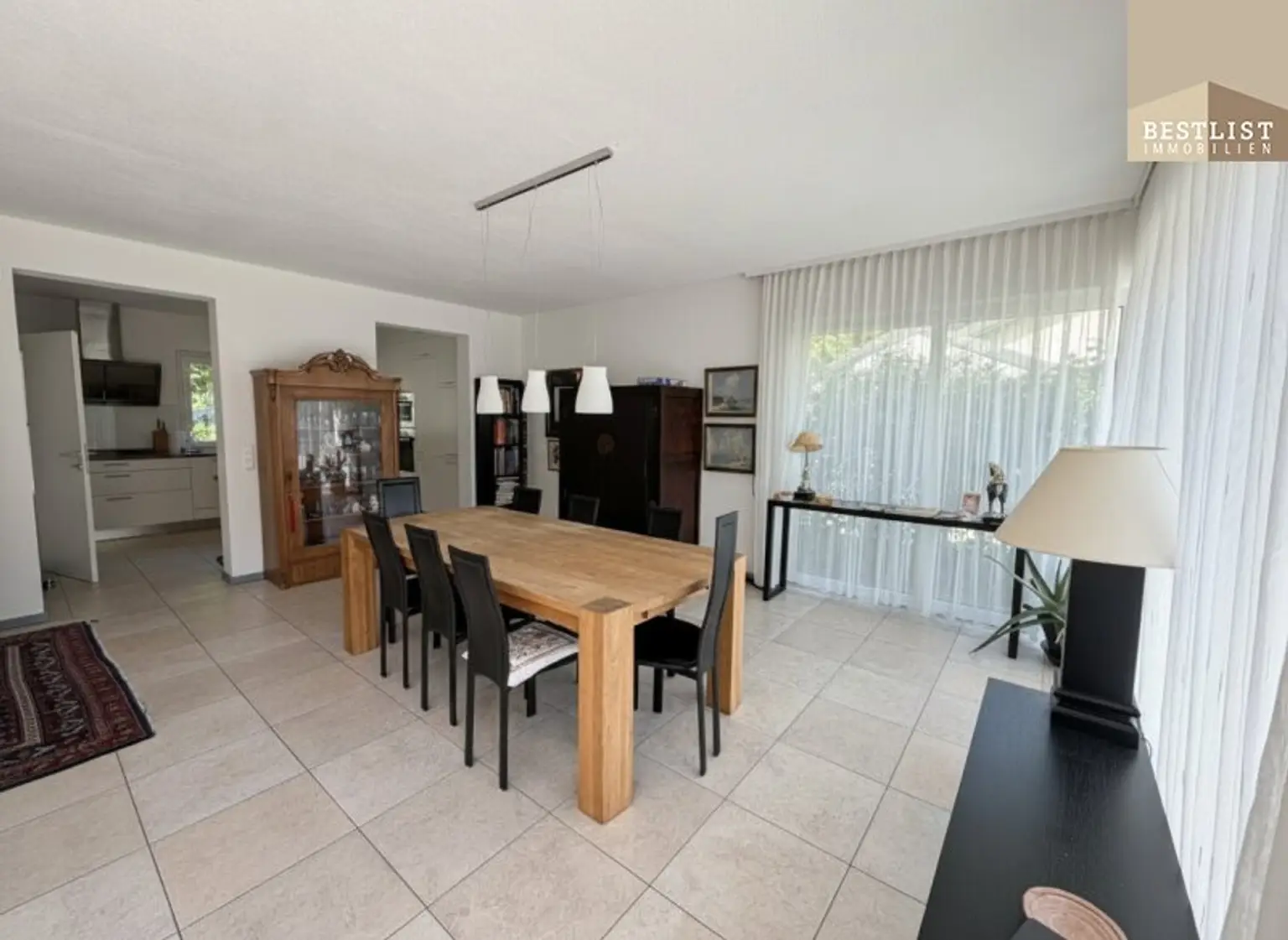 Moderne Eleganz trifft Naturidylle – energieeffizientes Einfamilienhaus mit großzügiger Terrasse in der Hinterbrühl