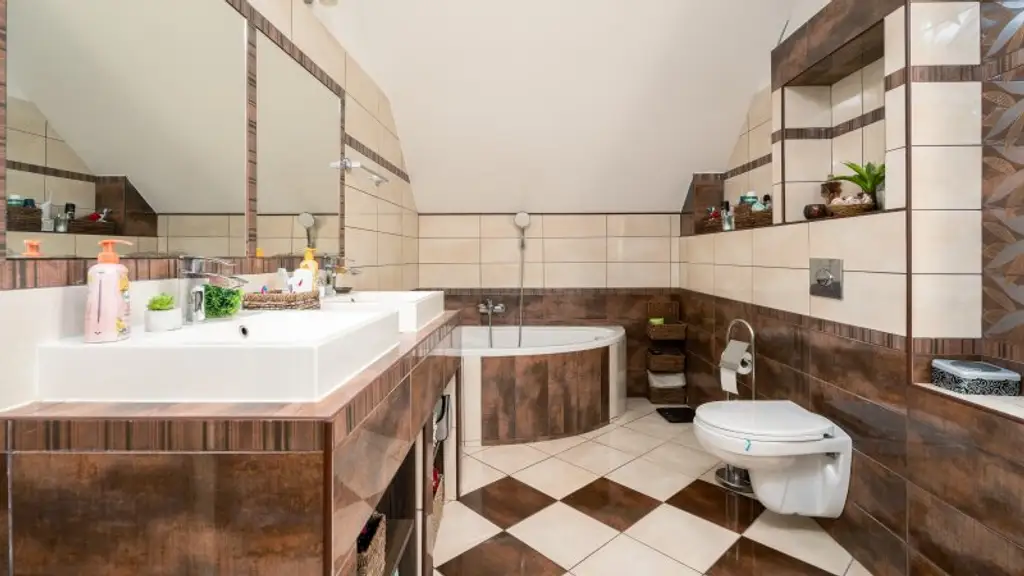 ! "take your bags and move in" ! 4,5 Zimmer, Terrasse, Garage & Pool! Grünruhelage!
