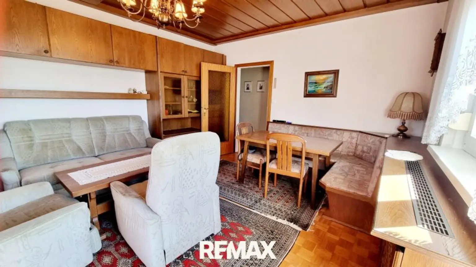 Wohnzimmer mit Loggia süd-west-seitig