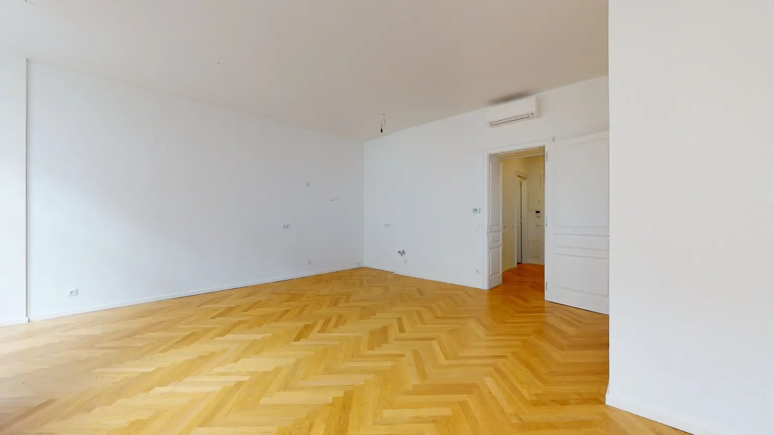 "Urban Oasis" - Charmante Altbaustil-Wohnung mit Balkon und Erker