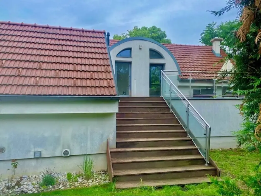 EIGENTUMSWOHNUNG mit herrliche TERRASSE & Garten- ELEGANTE 2-Zimmer-Wohnung in Top Lage von STAMMERSDORF!