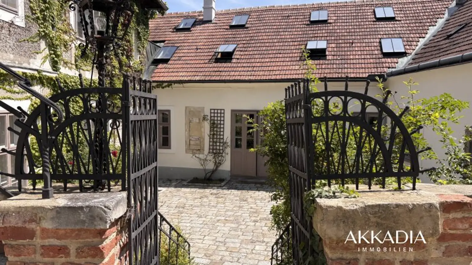 Wo Geschichte lebendig wird - Romantische Villa mit Park
