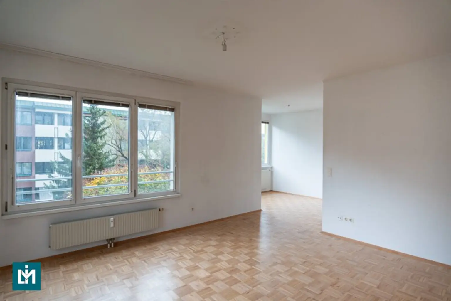 SCHÖNE 2 - ZIMMER WOHNUNG / NÄHE KRANKENHAUS GÖTTLICHER HEILAND