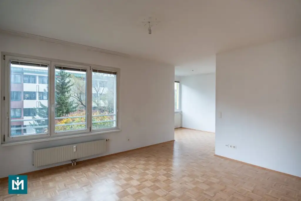 SCHÖNE 2 - ZIMMER WOHNUNG / NÄHE KRANKENHAUS GÖTTLICHER HEILAND