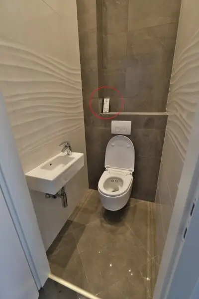 SIEBENBRUNNENPLATZ: Wohnküche + 2 Zimmer + 32 m² Terrasse (neben neuer U2-Station Reinprechtsdorfer Straße)