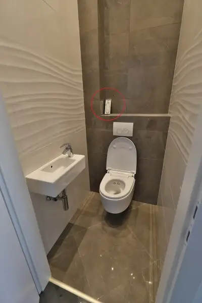 SIEBENBRUNNENPLATZ: Wohnküche + 2 Zimmer + 32 m² Terrasse (neben neuer U2-Station Reinprechtsdorfer Straße)