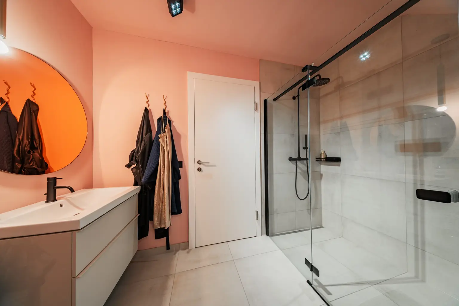 Exklusives Maisonette-Apartment; Modernes Wohnen auf zwei Ebenen