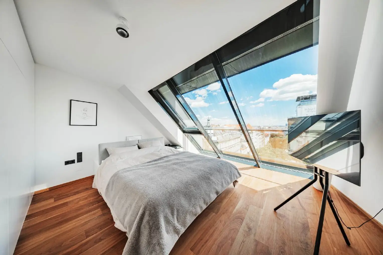 Exklusive Penthouse-Maisonette mit Panoramablick – Direkt am Haus des Meeres!
