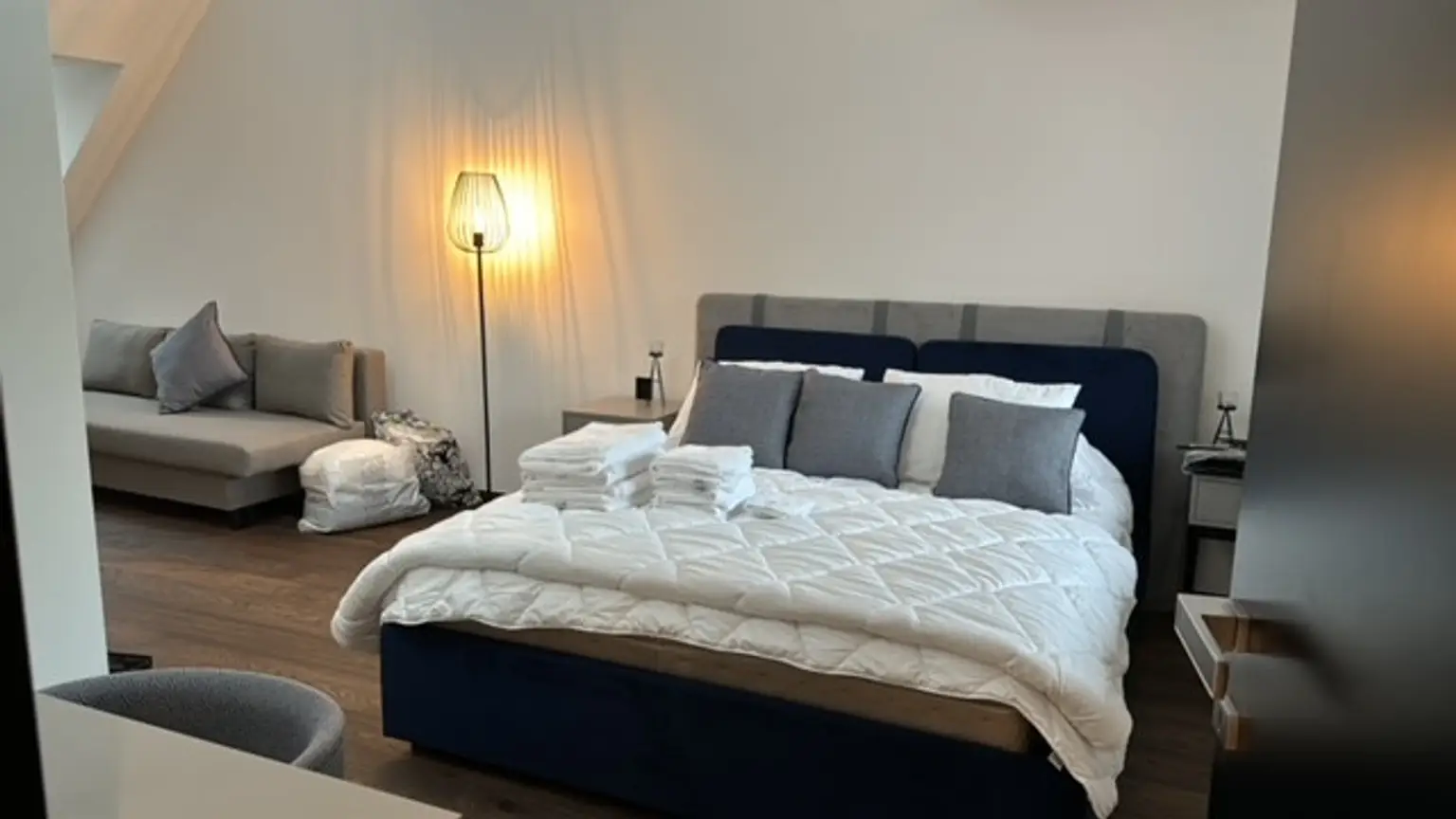 Schlafzimmer 1