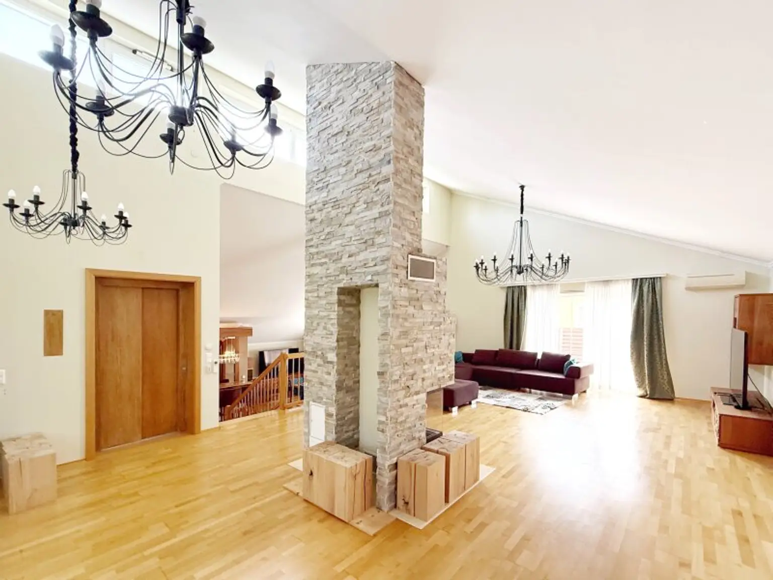 Move Right In: Fully Furnished Family Home in Weidling – 360 m²