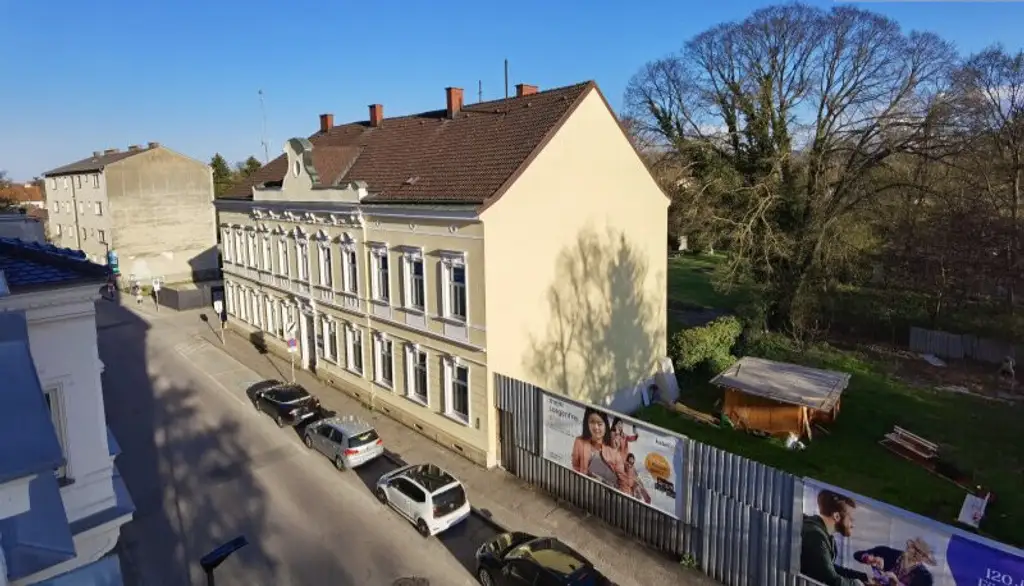 Provisionsfrei für den Mieter! 3-Zimmer-Wohnung in wunderschönem Altbau!