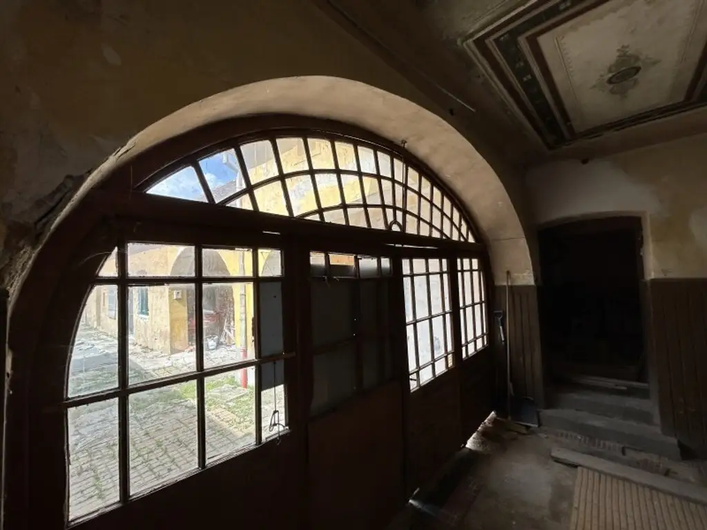 +++ Historisches Mehrfamilienhaus mit Charakter und Potenzial – eines der ältesten Gebäude Kőszegs! +++