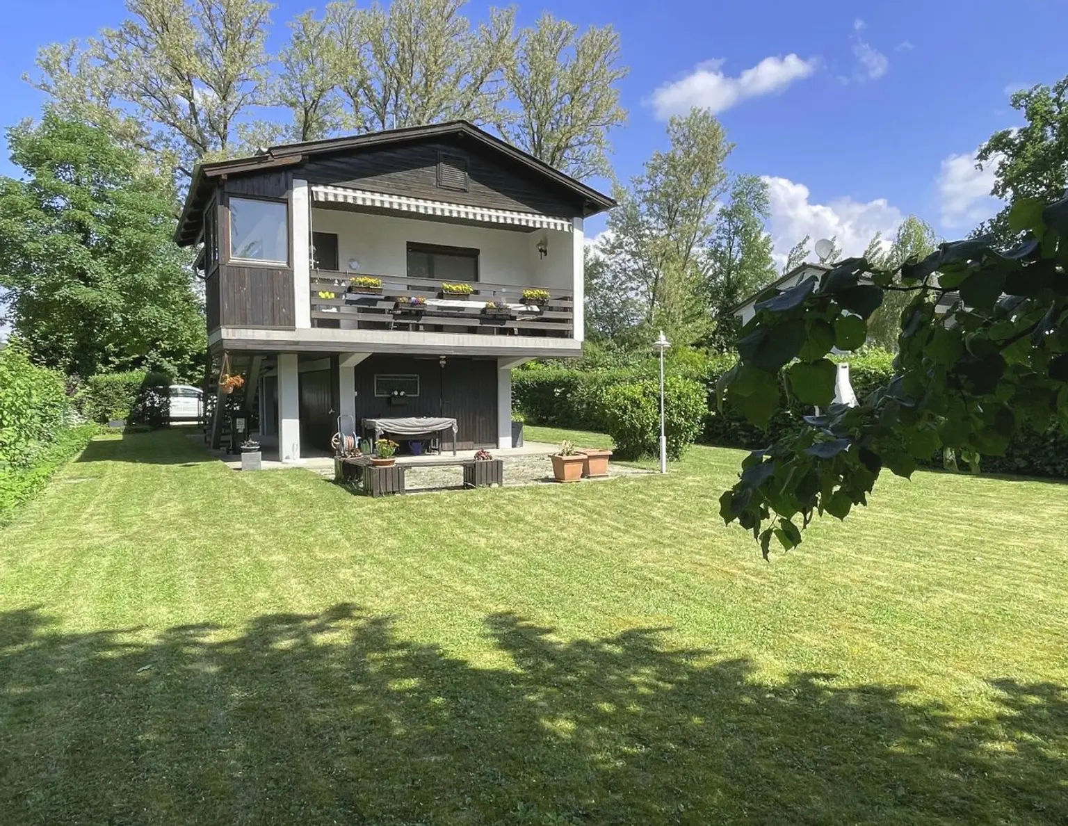 Idyllisches Ferienhaus mit Urlaubsflair - mit großem Garten & Seenähe