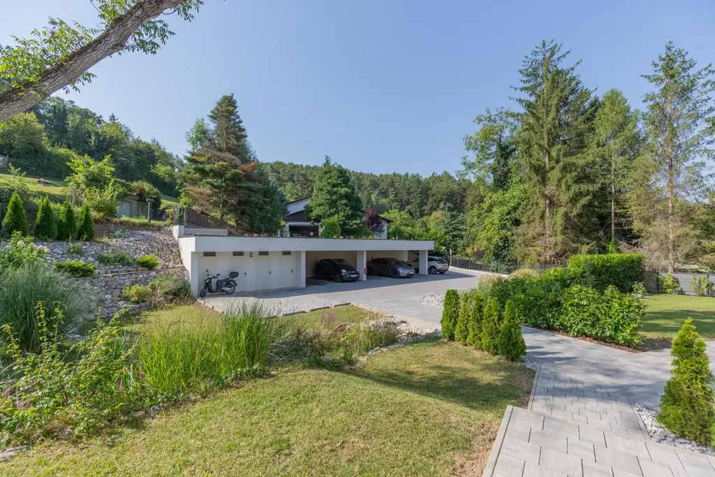 Exklusives Wohnerlebnis: Stilvolle Gartenwohnung mit Terrasse