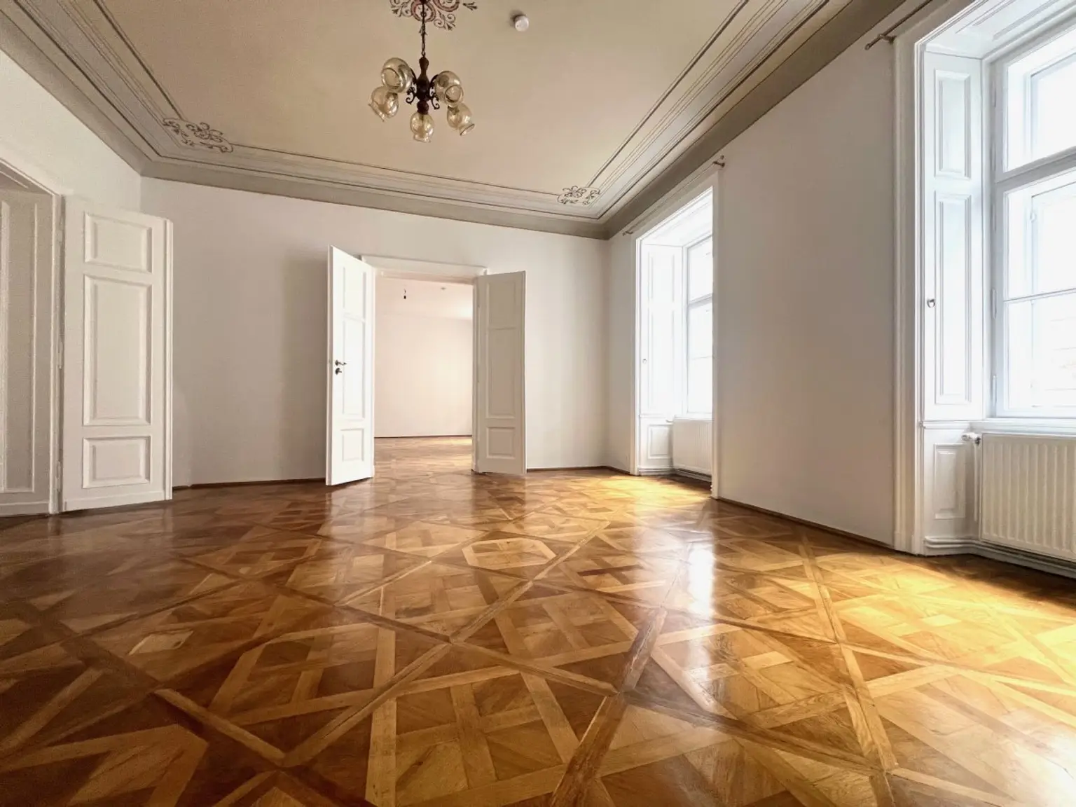 8 | ++ NEU ++ TRAUMHAFTE VIER Zimmer ALTBAUWOHNUNG | Prima Service Immobilien