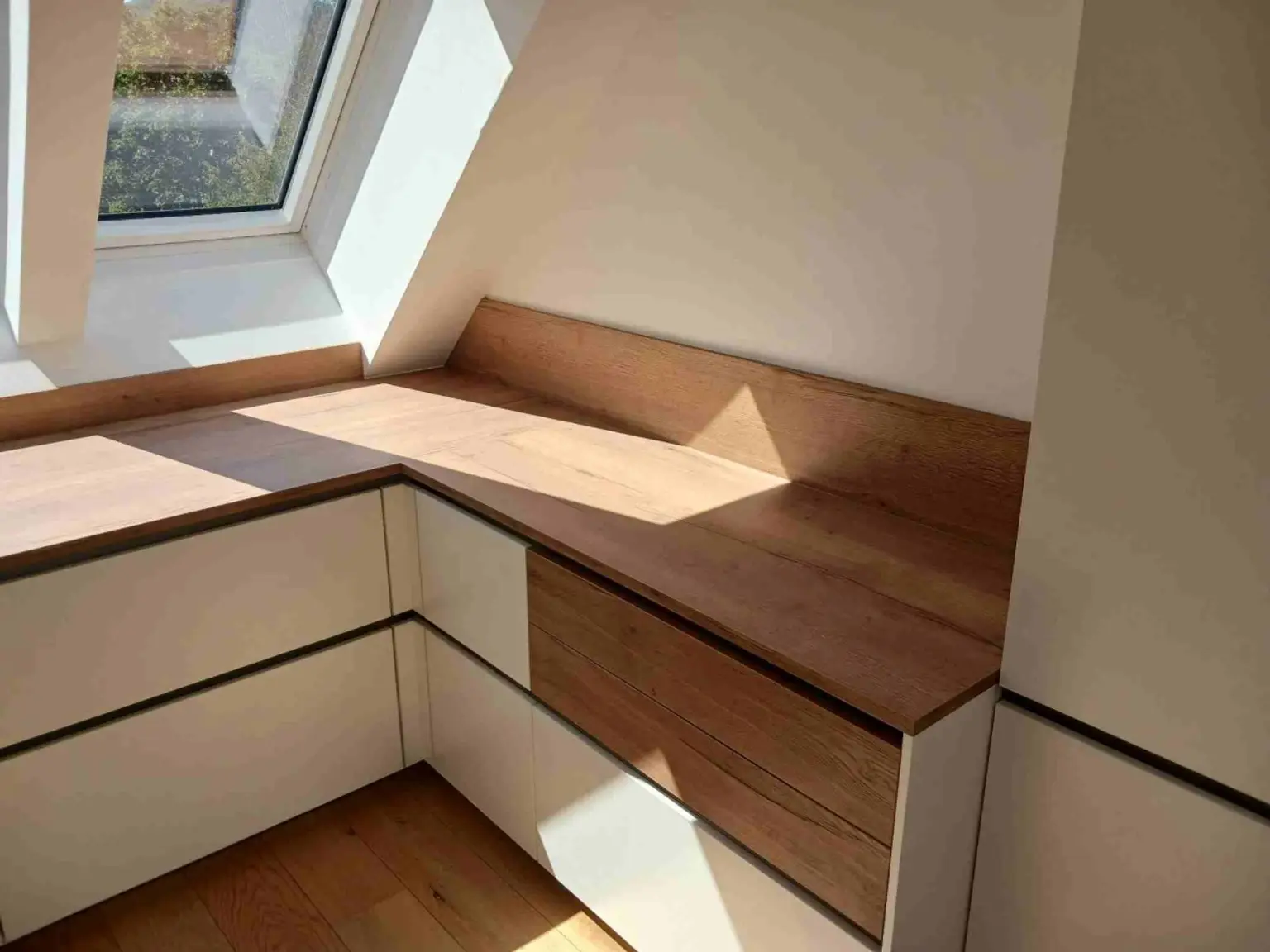 5 | ++ GENIALE VIER Zimmer mit DACHTERRASSE ++ inkl. KÜCHE | Prima Service Immobilien