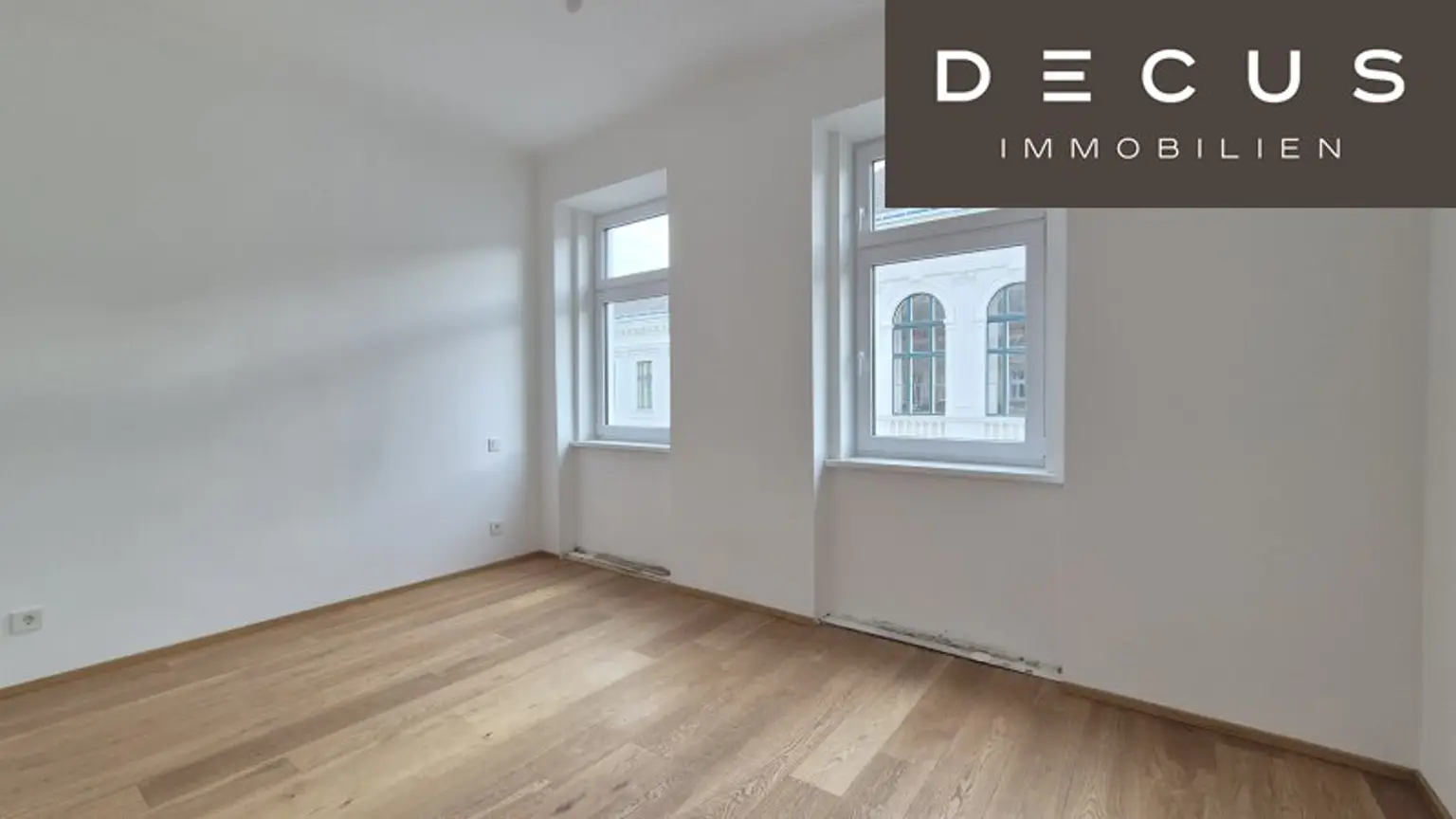 | GROSSER BALKON | GRÜNBLICK | U-BAHN NÄHE |