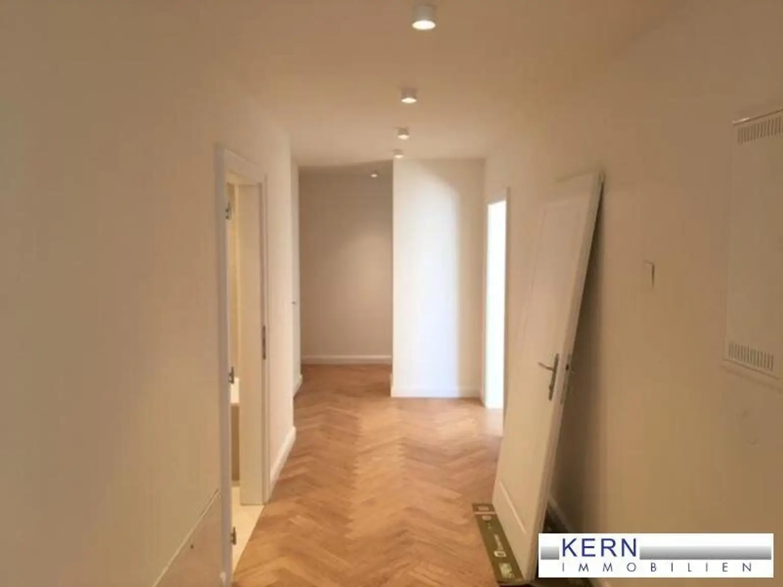 TOP-DACHTERRASSEN-WOHNUNG NÄHE URANIA -- RUHELAGE/FERNBLICK!