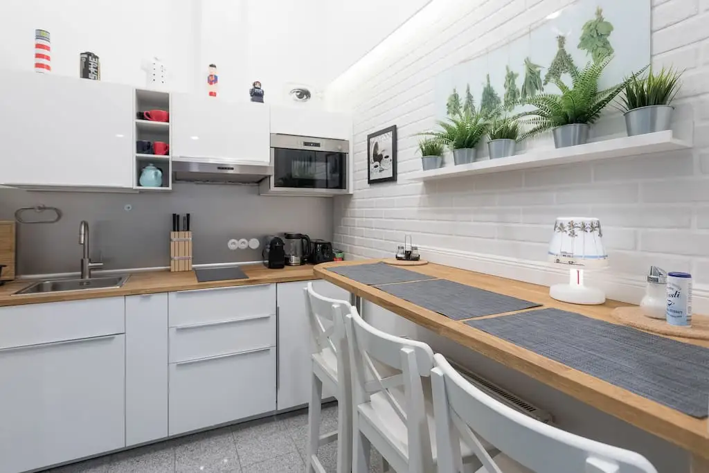 BEZUGSFERTIGE, TOPAUSGESTATTETE ALTBAUWOHNUNG NÄHE MARGARETENPLATZ  4 GEHMINUTEN ZUR U4-PILGRAMGASSE