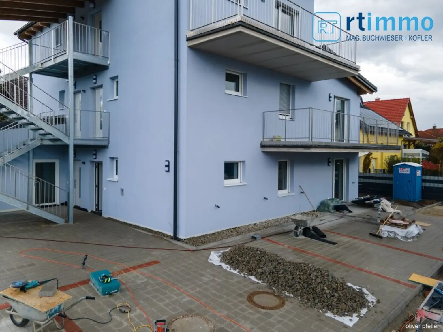 GEMÜTLICH, MODERN, ENERGIEEFFIZIENT:  Fünf 2 Zimmer- Mietwohnungen mit Außenflächen warten auf Sie!