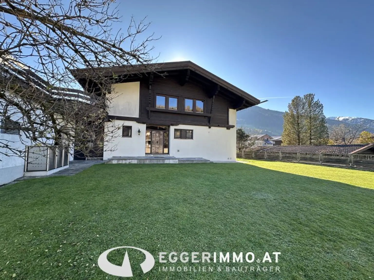 Spacious Detached House with Garconniere in Country House Style with Large Garden for Rent