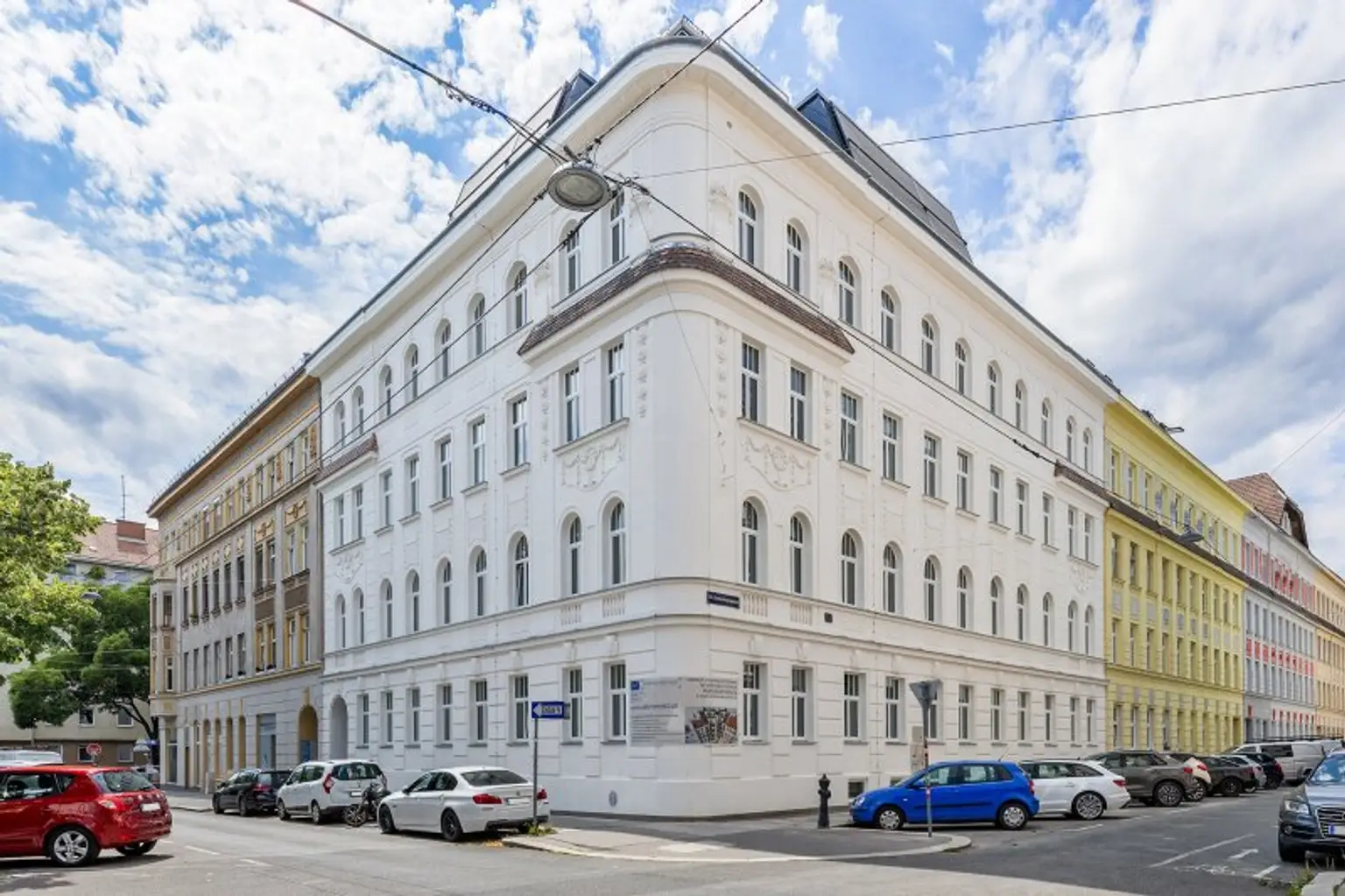 4-Zimmer-Altbaueigentumswohnung in generalsaniertem Altbau mit Balkon