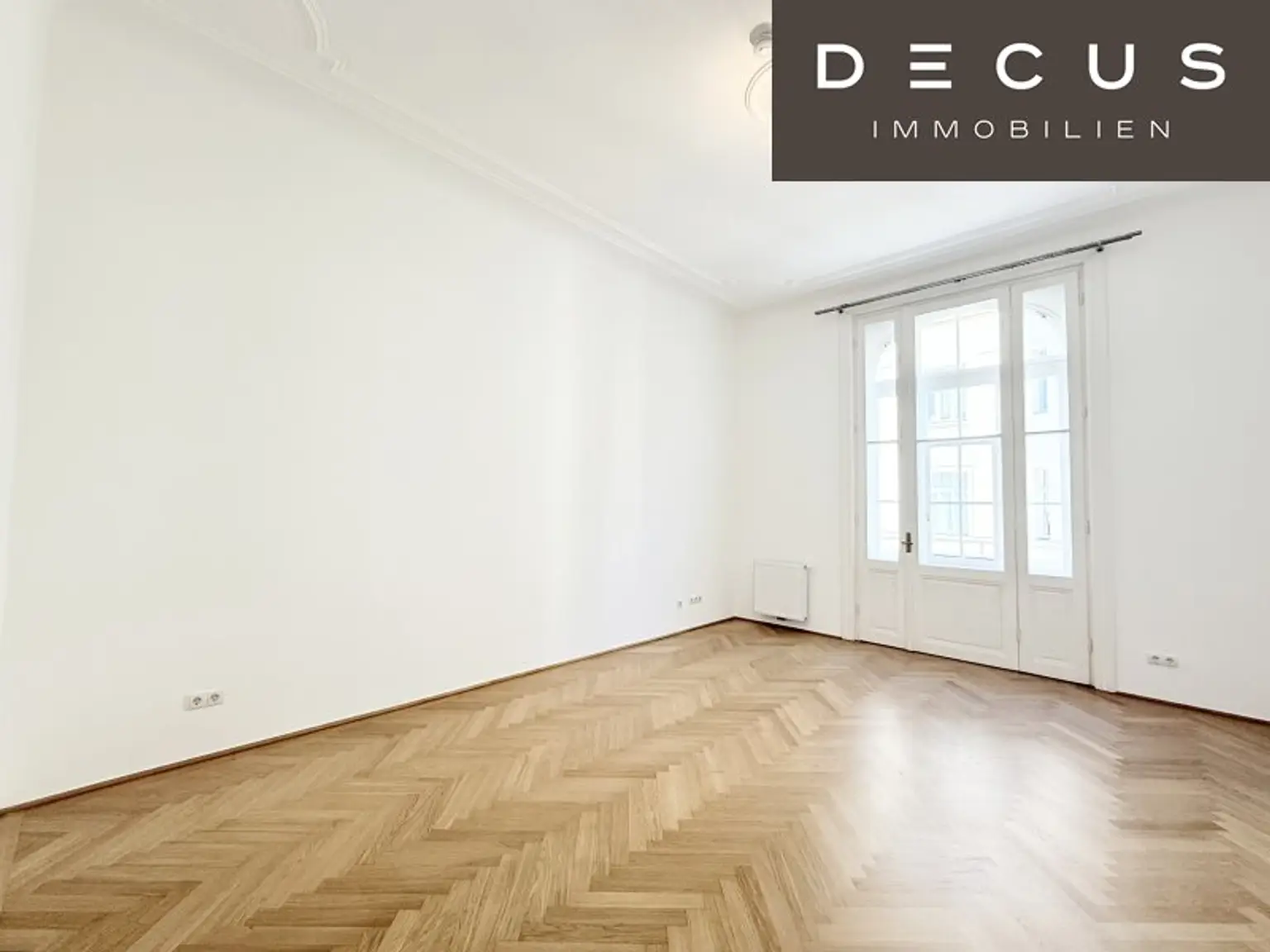 | AB SOFORT | ERSTBEZUG NACH SANIERUNG | SCHÖNER ALTBAU | NAHE ROCHUSMARKT | KEINE WGS | BESICHTIGUNGEN MÖGLICH