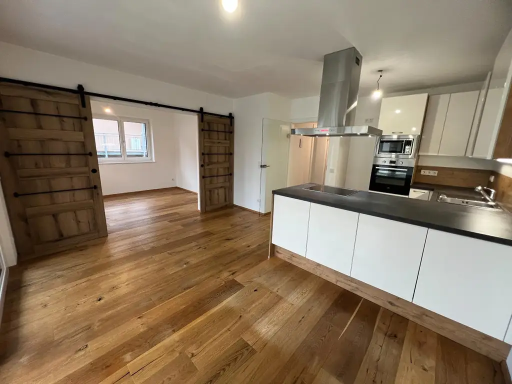 Exklusive 3 Zimmer Neubauwohnung mit XXL-Eigengarten, 2 KFZ - Abstellplätze in St. Georgen - nur wenige Minuten zum Attersee