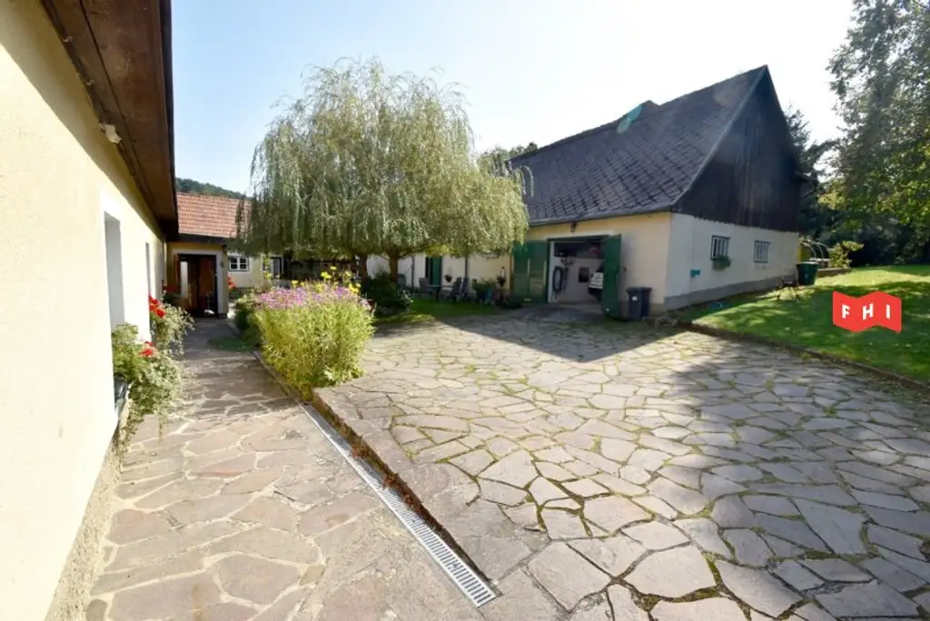 Bauernhausidylle im Wienerwald nahe dem Naturpark Föhrenberge