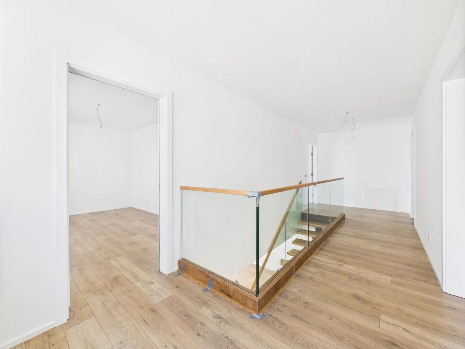 Wels-West: Luxuriöse Doppelhaushälfte mit Salzwasserpool, smarter Hausechnik & 149 m² Wohnfläche