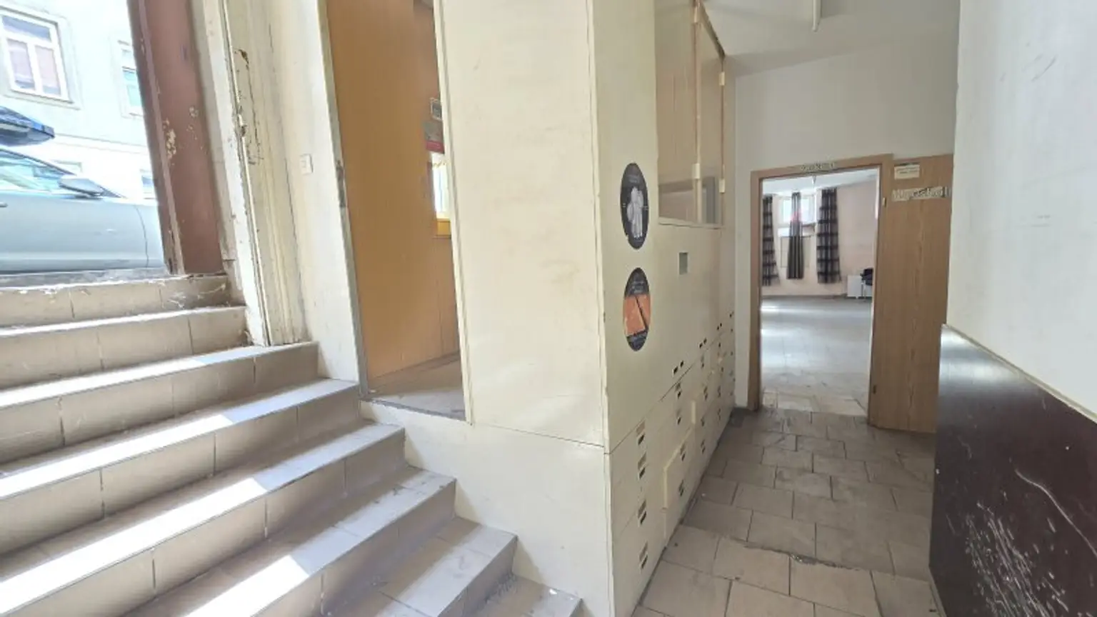 Schöne Geschäftslokal, Gewerbeimmobilien, Souterrain