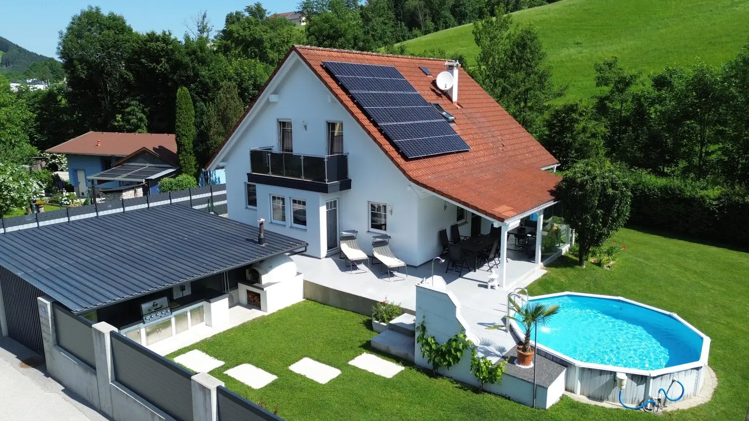 Schönes Wohnhaus (Baurechtsgrund) mit vielseitigem Garten!